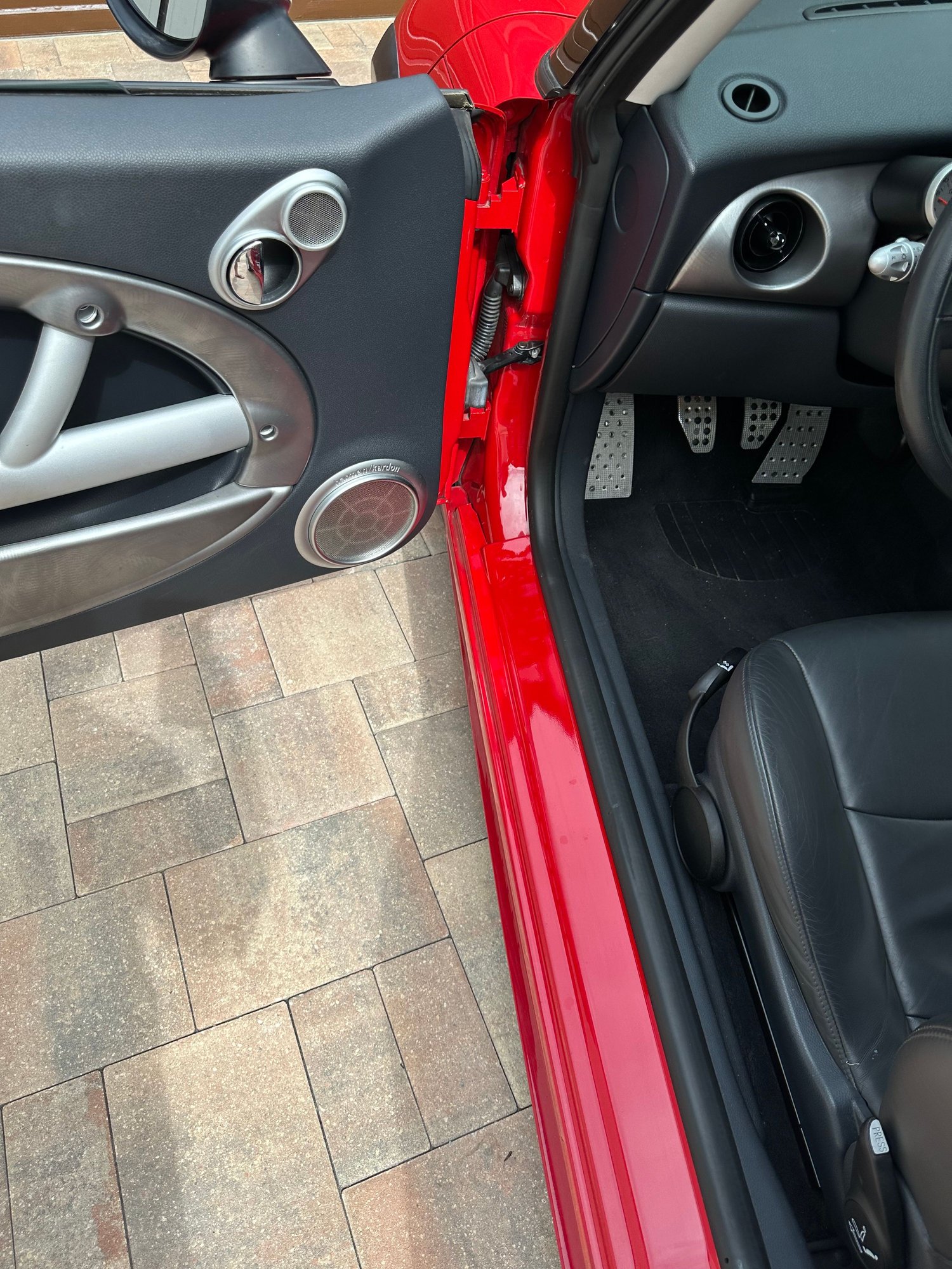 2006 Mini R53: "Mk I" Mini Cooper S - Mini Cooper S 2006 - Used - VIN WMWRE335X6TL15913 - 59,200 Miles - 4 cyl - 2WD - Manual - Coupe - Red - St. Petersburg, FL 33715, United States