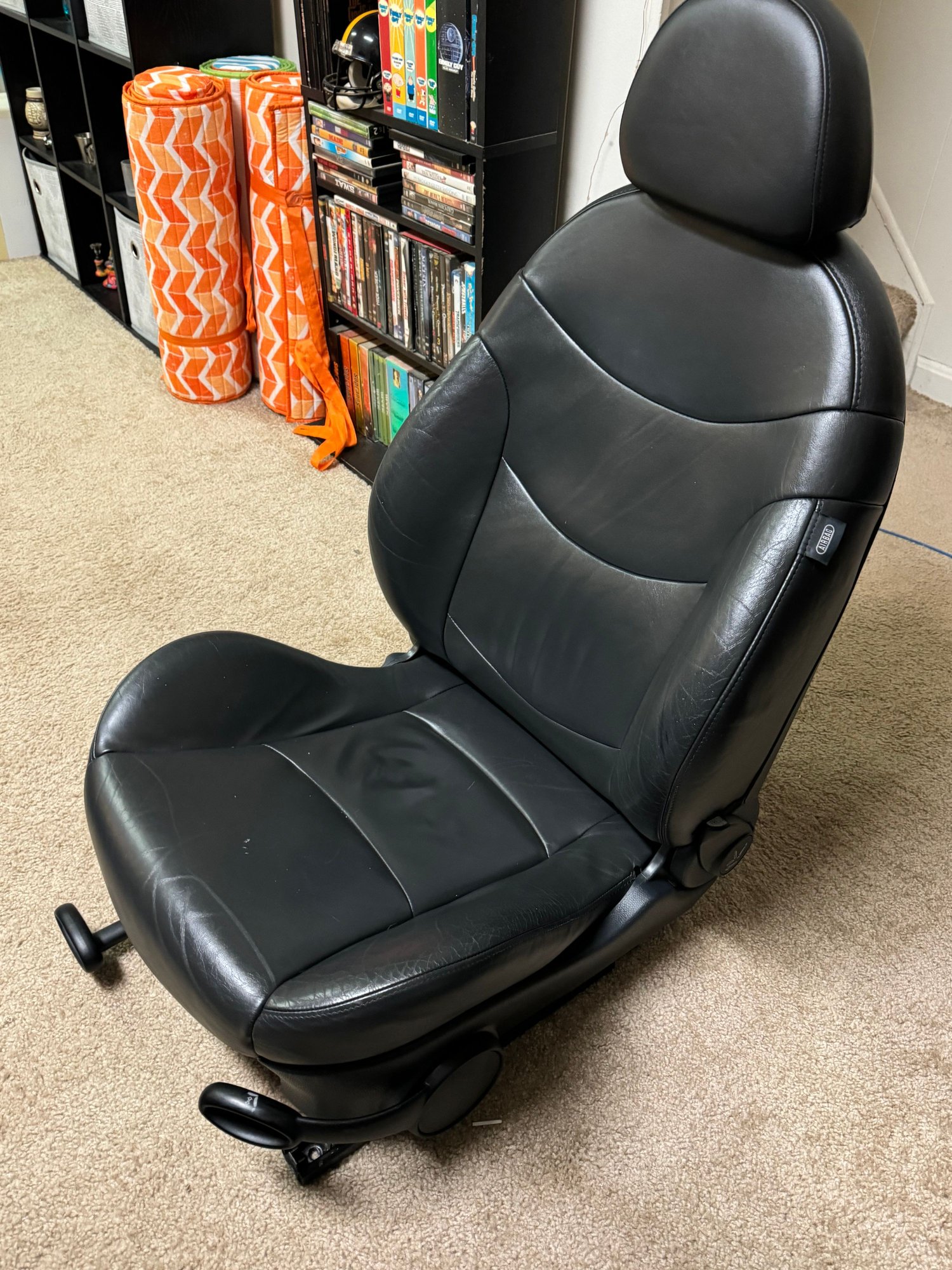 Interior/Upholstery - Gen 1 Black leather driver side seat - Used - 2002 to 2006 Mini R53: "Mk I" Mini Cooper S - 2002 to 2008 Mini R52: "Mk I" Mini Convertible - Cincinnati, OH 45255, United States