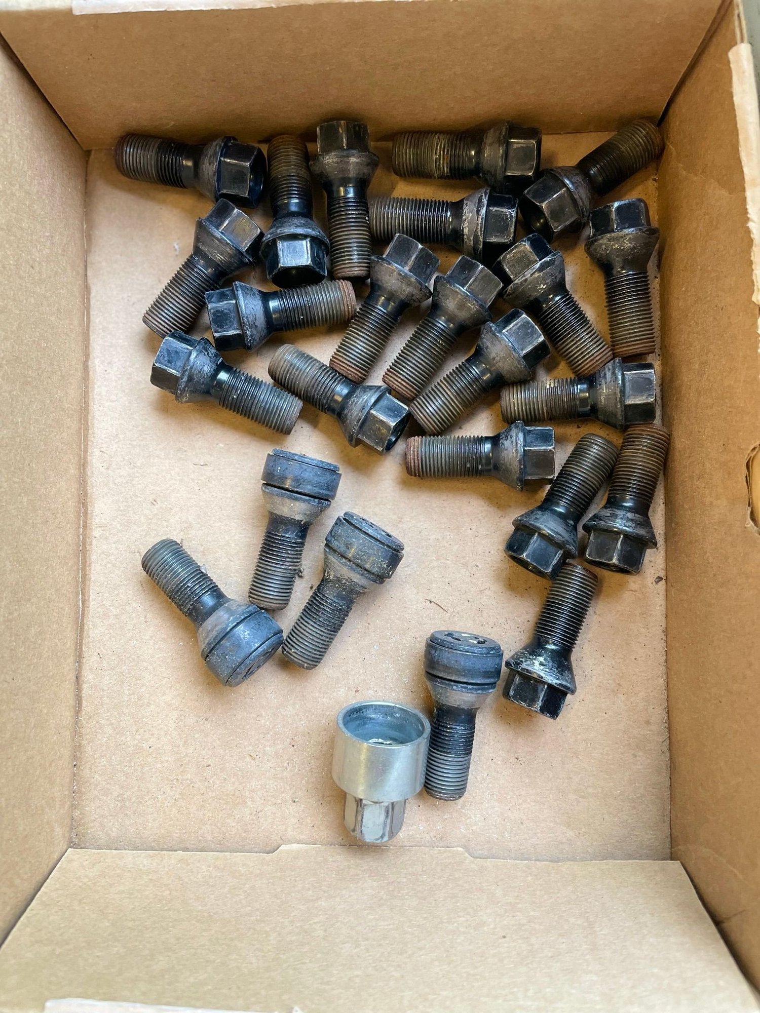 Wheels and Tires/Axles - OEM 17 x 7 ET54 Cosmos Wheels - Used - 2014 to 2019 Mini F56: Mini Hatch/Hardtop - 2014 to 2019 Mini F55: 5-door Hatch - 2014 to 2019 Mini Convertible - Old Saybrook, CT 06475, United States