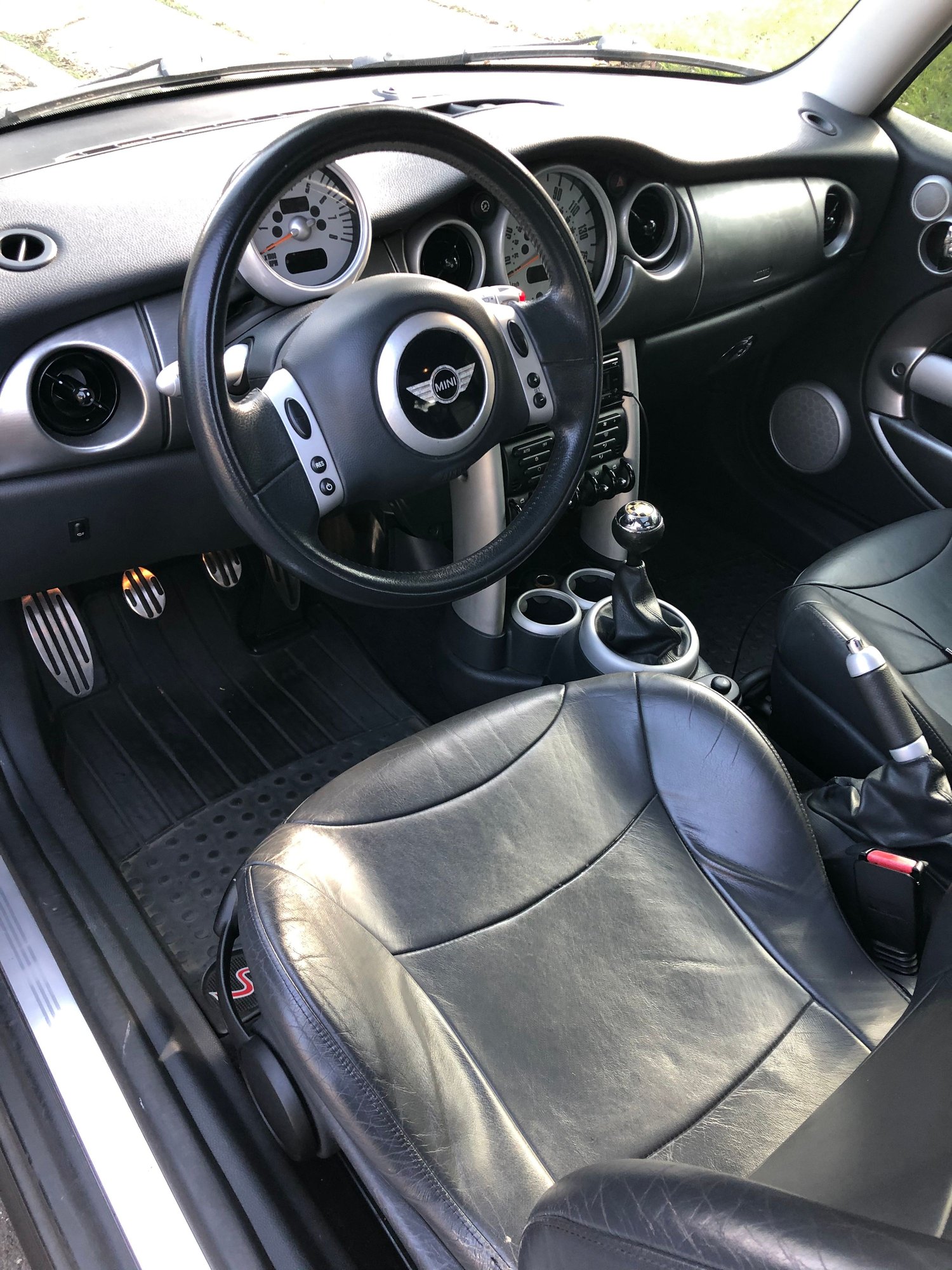 2002 Mini Cooper - 2002 R53 MINI Cooper S - Used - VIN WMWRE33472TD56388 - 71,000 Miles - 4 cyl - 2WD - Manual - Hatchback - Gray - Mount Holly, NJ 08060, United States