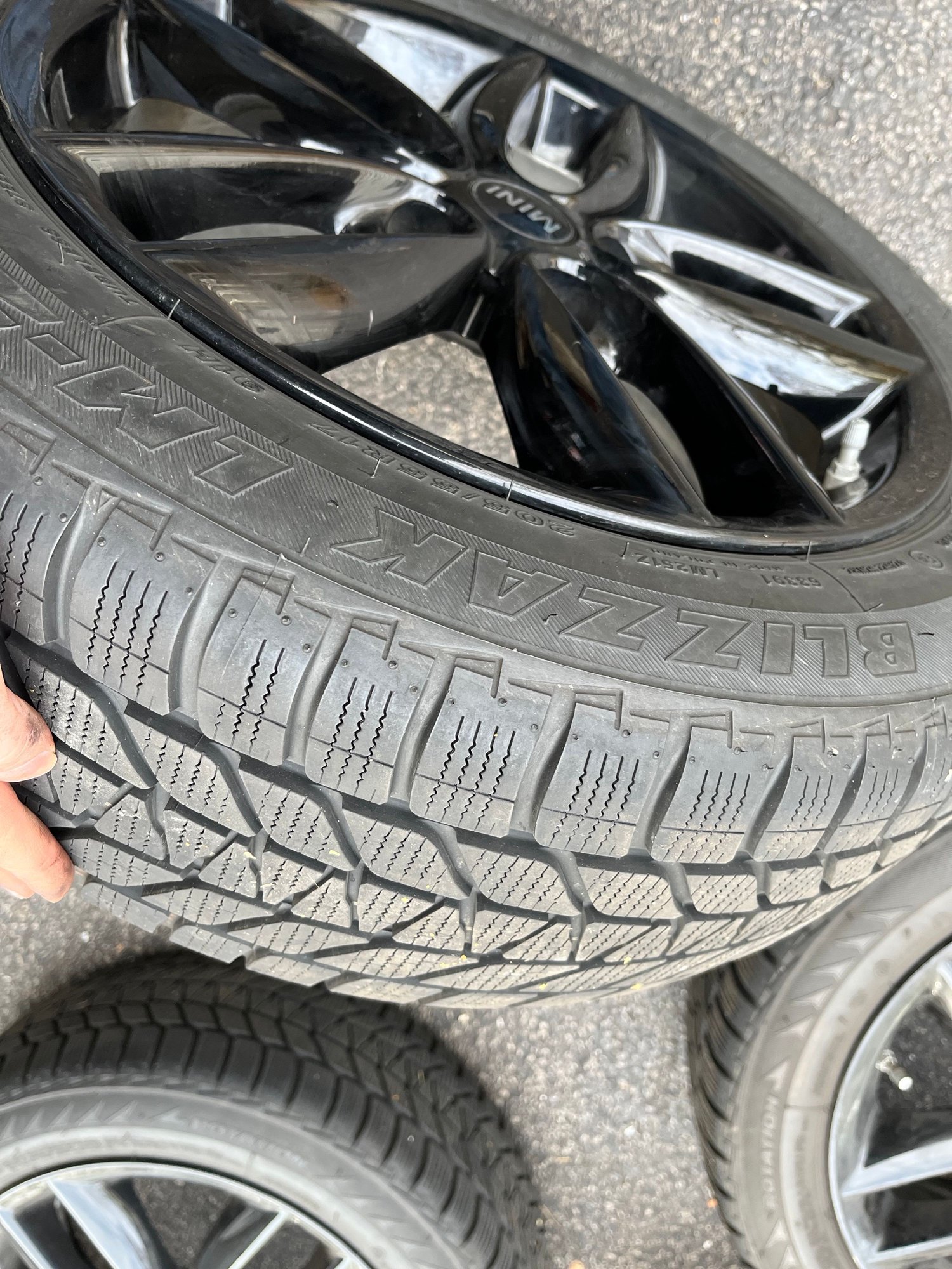 Wheels and Tires/Axles - Mini Countryman Balck Wheels and Tires - Used - 2012 to 2015 Mini Cooper Countryman - Lake Bluff, IL 60044, United States
