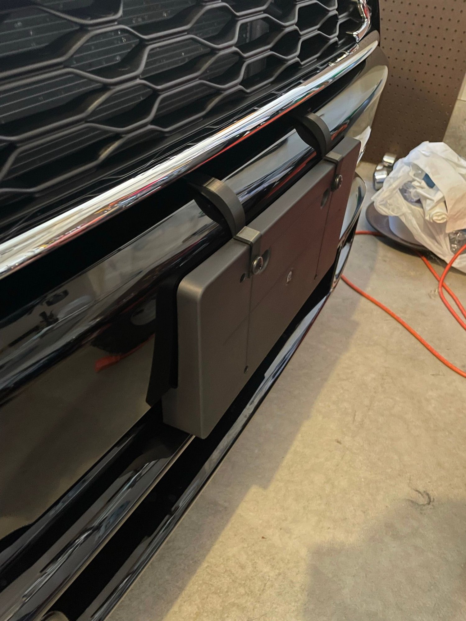 F55/F56 Designed a way to mount front license plate without drilling
