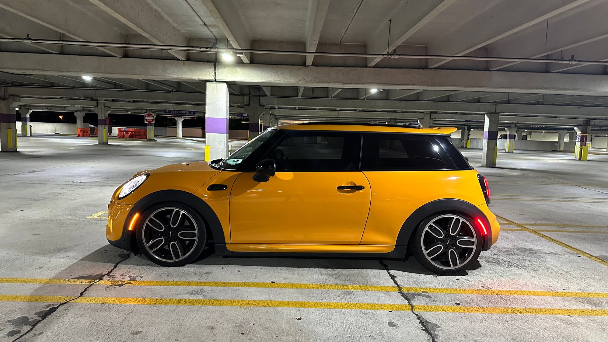 Original MINI Miniature Cooper S F56 1:18 VOLCANIC ORANGE