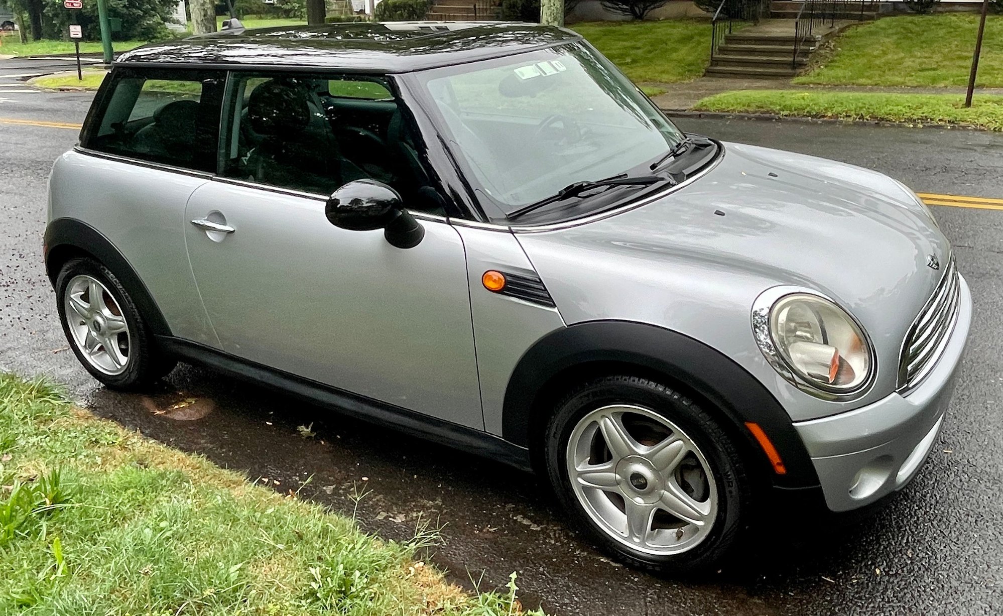 2010 Mini R56: "Mk II" Mini Hatch/Hardtop range - 2010 6-speed R56, Pure Silver Metallic, 68k, loaded - Used - VIN WMWMF3C57ATU78678 - 68,254 Miles - 4 cyl - 2WD - Manual - Hatchback - Silver - New Haven, CT 06513, United States