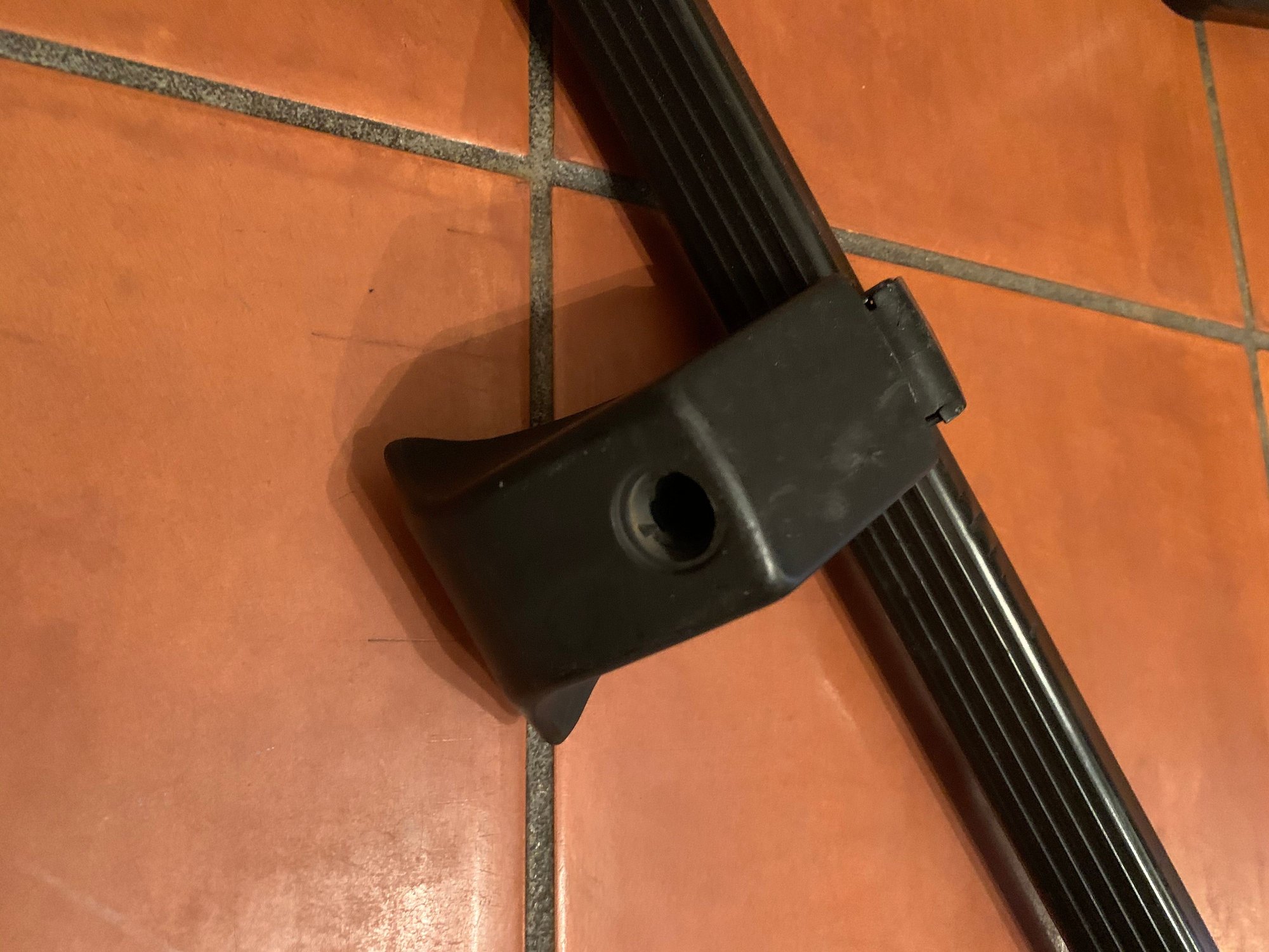 FS Thule Traverse Short Roof Adapter 487 North American Motoring