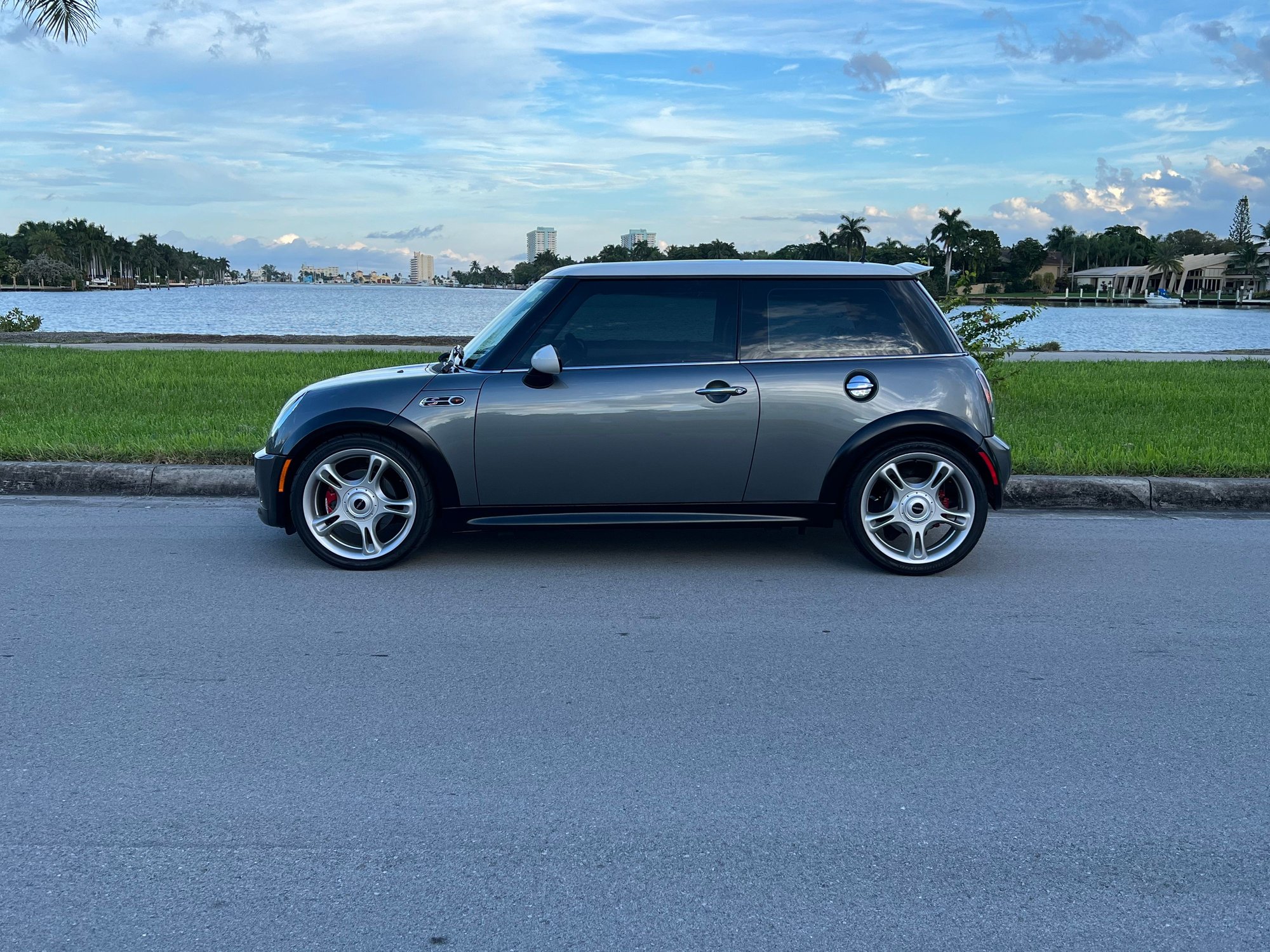 2002 Mini R53: "Mk I" Mini Cooper S - 2002 MINI R53 64k miles with lots of JCW parts - Used - VIN WMWRE33402TD52747 - 64,400 Miles - 4 cyl - 2WD - Manual - Coupe - Gray - Hollywood, FL 33019, United States