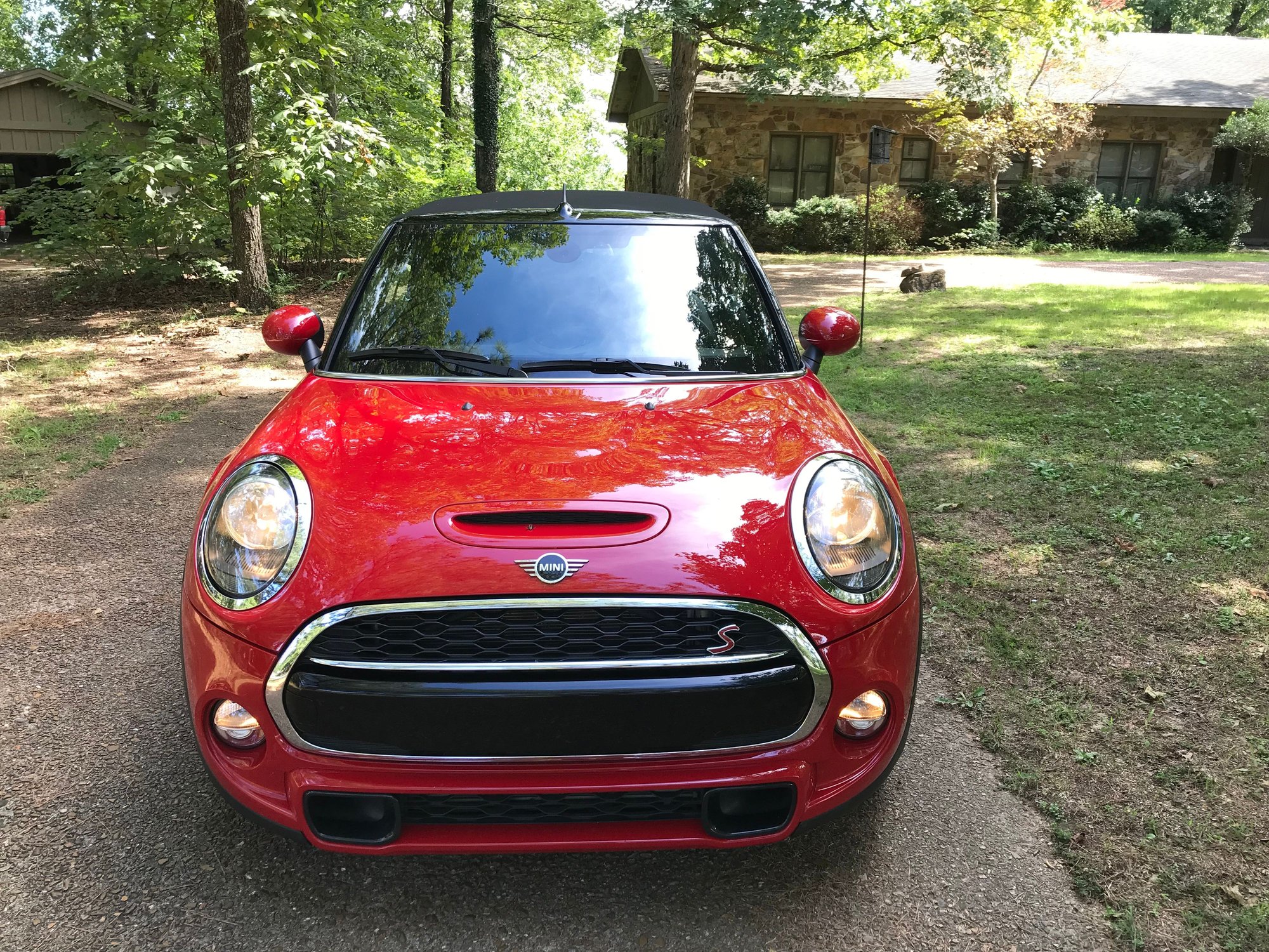 2019 Mini Convertible - 2019 Red Minicooper S convertible - Used - VIN WMWWG9C58K3F66488 - 33,557 Miles - 4 cyl - 2WD - Manual - Convertible - Red - Batesville, AR 72501, United States