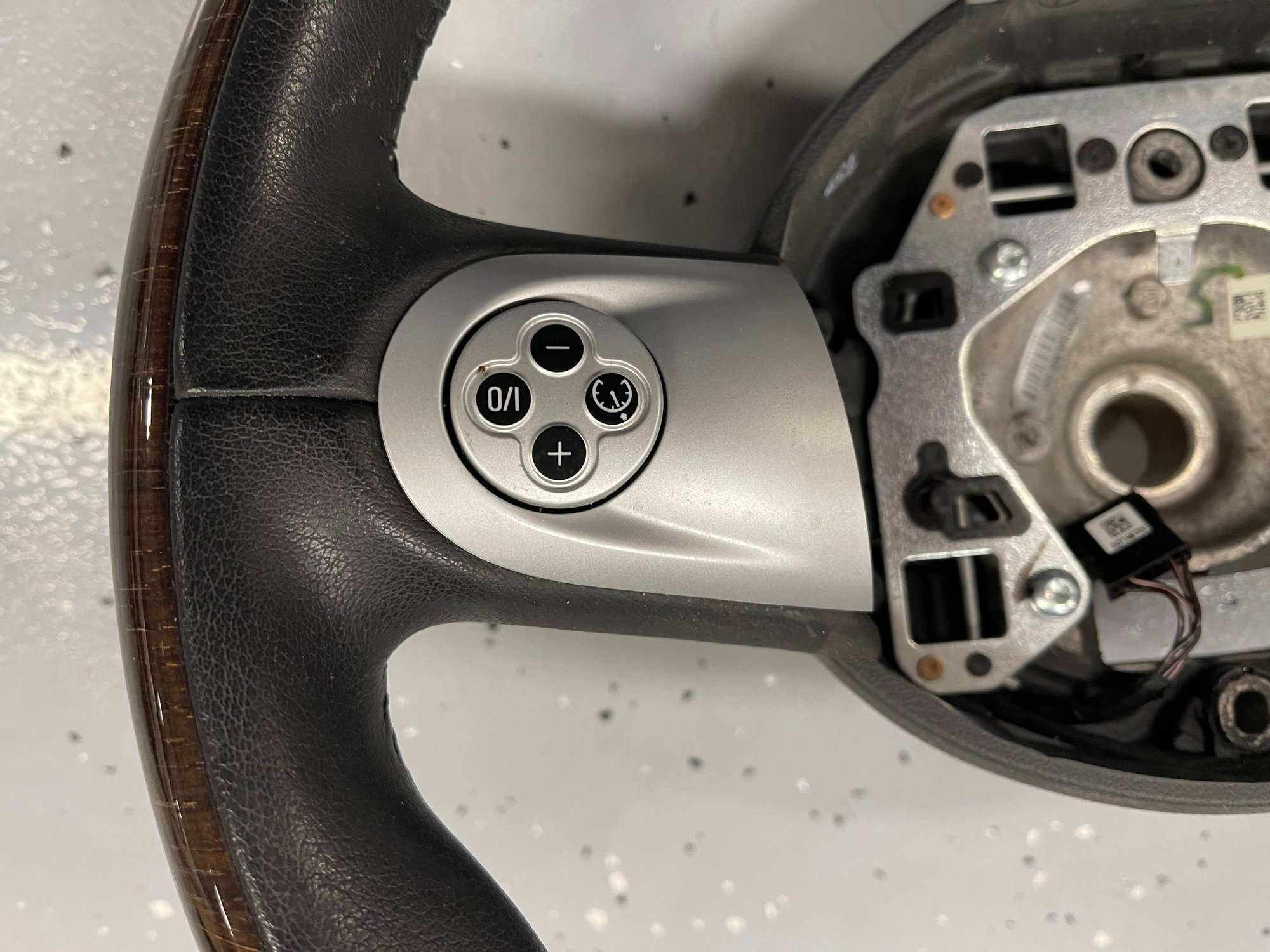 Interior/Upholstery - Wood grain steering wheel - Used - 2007 to 2013 Mini All Models - Henderson, NV 89015, United States