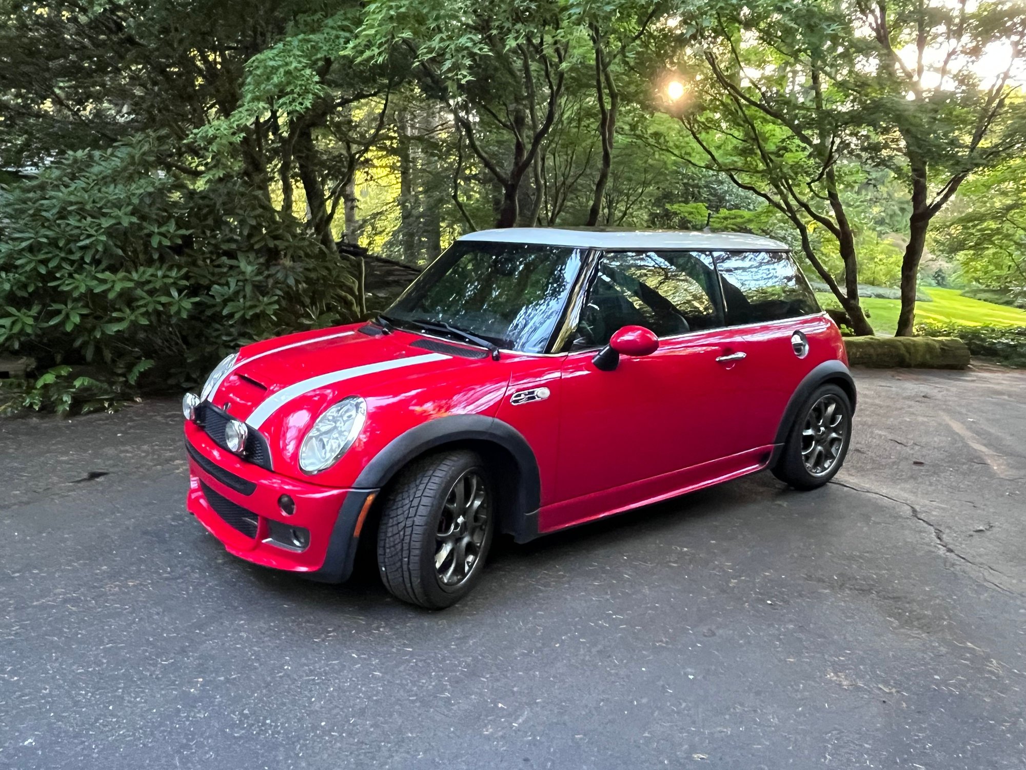 2006 Mini R53: "Mk I" Mini Cooper S - 2006 R53 Factory JCW - Dark Silver - Used - VIN WMWRE33576TN29144 - 83,000 Miles - 4 cyl - 2WD - Manual - Hatchback - Silver - Bellingham, WA 98229, United States