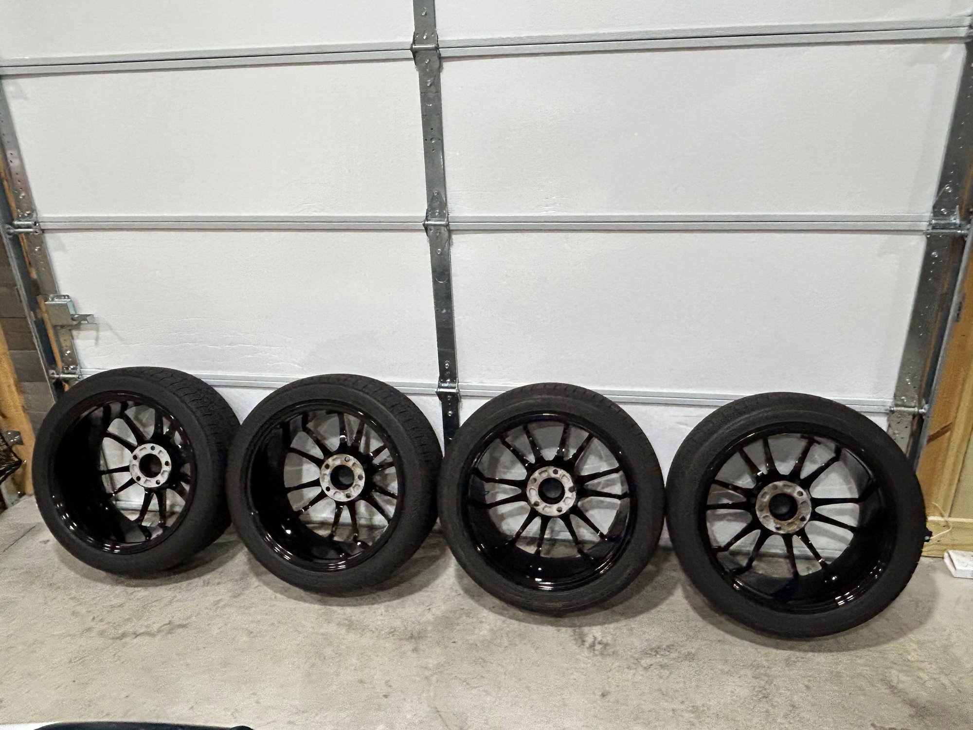 Wheels and Tires/Axles - R60 R61 - 18x8 OZ Ultraleggera Wheels w/ Nearly New Tires - Used - All Years  All Models - Palmerton, PA 18071, United States