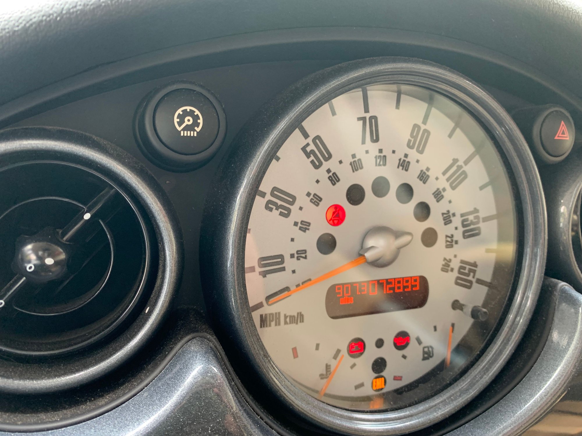 2004 Mini R53: "Mk I" Mini Cooper S - Premo 2004 Mini Cooper S.Coupe, Excelent condition, low miles - Used - VIN WMWRE33424TD8285 - 4 cyl - 2WD - Manual - Coupe - Yellow - Twain Harte, CA 95383, United States