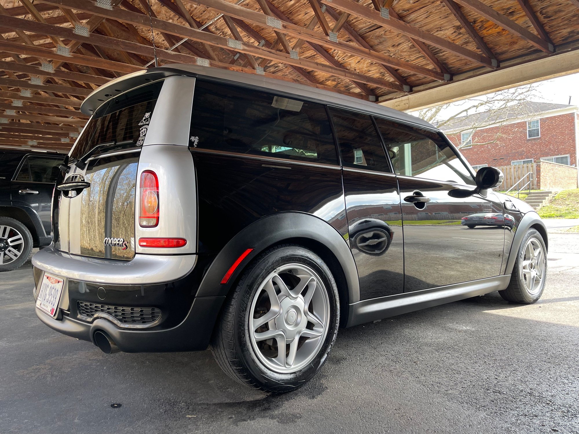 2009 Mini R55: "Mk II" Mini Clubman - 09 Clubman S - Used - VIN WMWMM33579TP74026 - 175,200 Miles - 4 cyl - 2WD - Manual - Wagon - Black - Cincinnati, OH 45255, United States