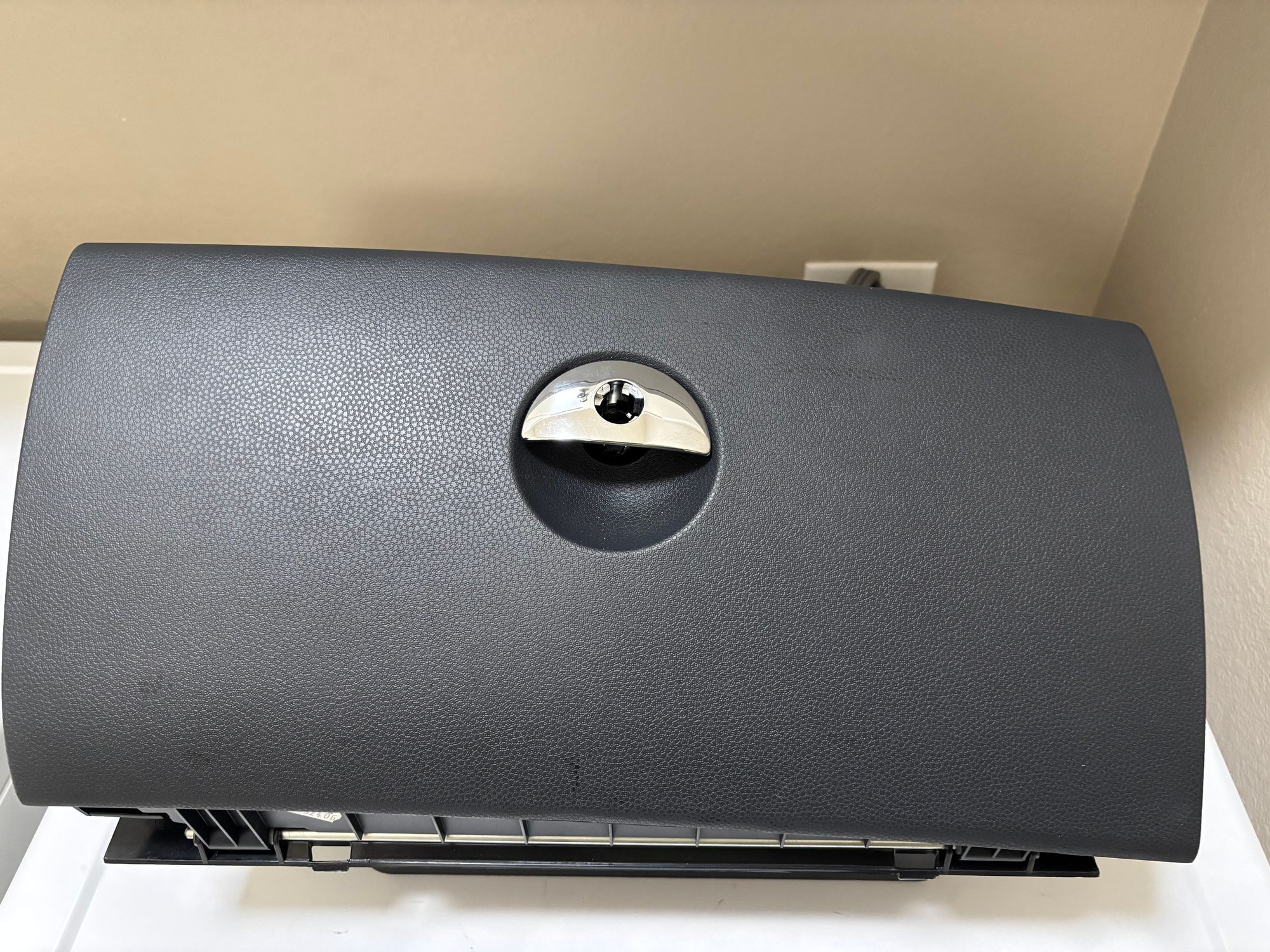 Interior/Upholstery - GENUINE MINI Cooper Glove Box Assembly - Used - 2002 to 2008  All Models - Cedar Park, TX 78641, United States