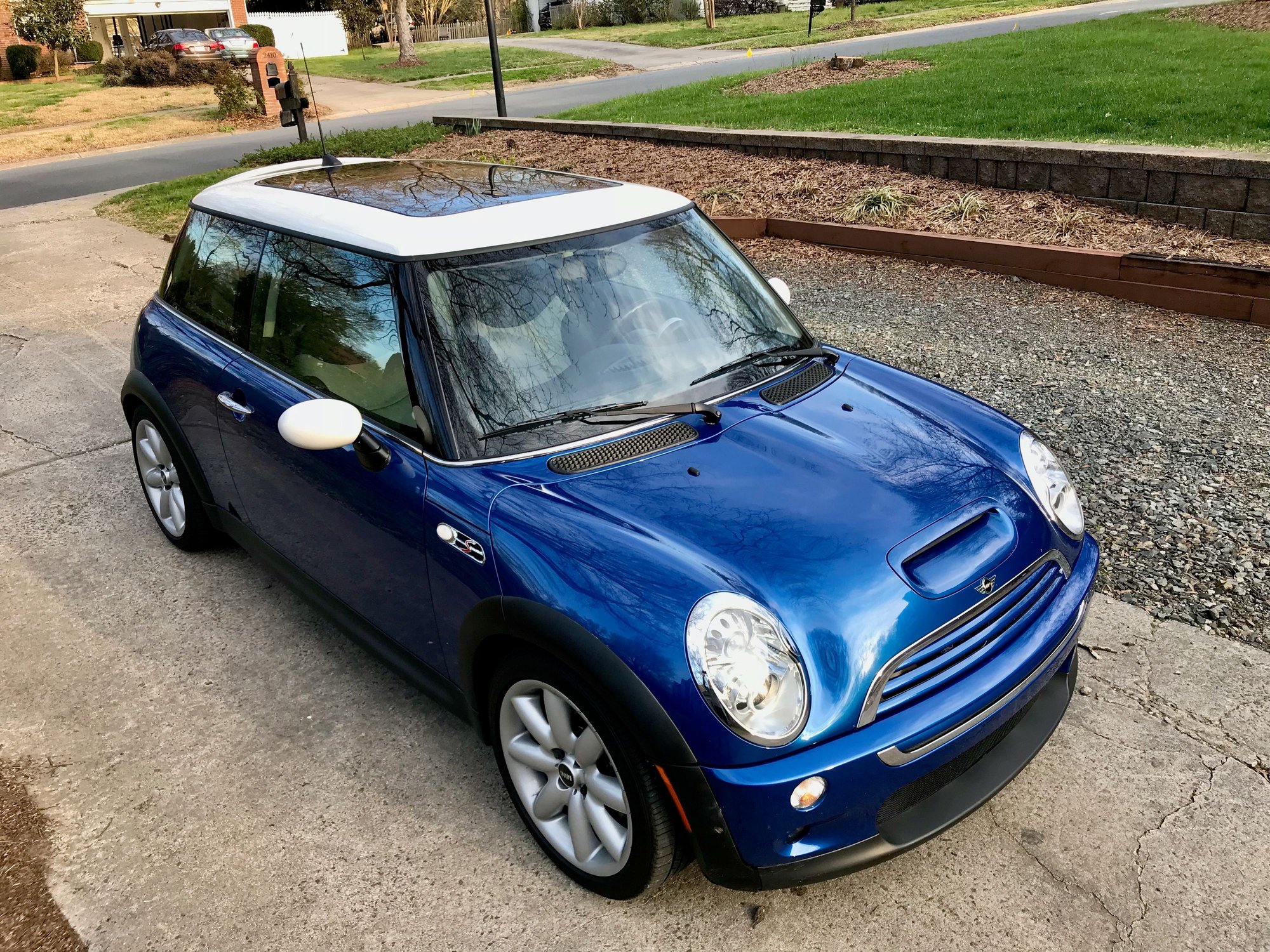 2005 Mini R53: "Mk I" Mini Cooper S - FOR SALE - 2005 r53 manual 79K miles - Charlotte NC - $6900 - Used - VIN WMWRE335X5TL12265 - 79,524 Miles - 4 cyl - 2WD - Manual - Coupe - Blue - Charlotte, NC 28226, United States