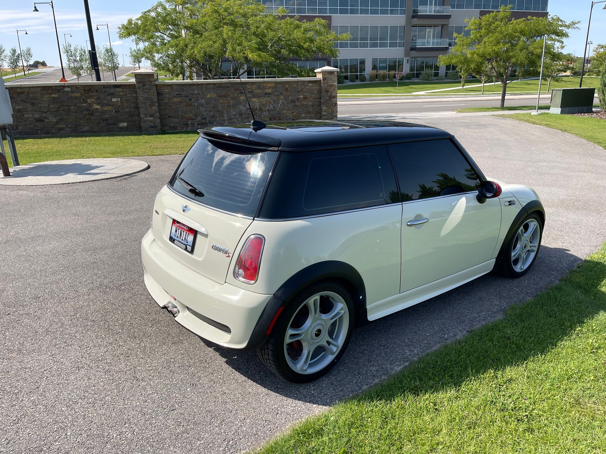 2006 Mini R53: "Mk I" Mini Cooper S - 2006 Mini Cooper Factory JCW - Used - VIN WMWRE33506TL20926 - 106,000 Miles - 4 cyl - 2WD - Manual - Coupe - White - Idaho Falls, ID 83402, United States