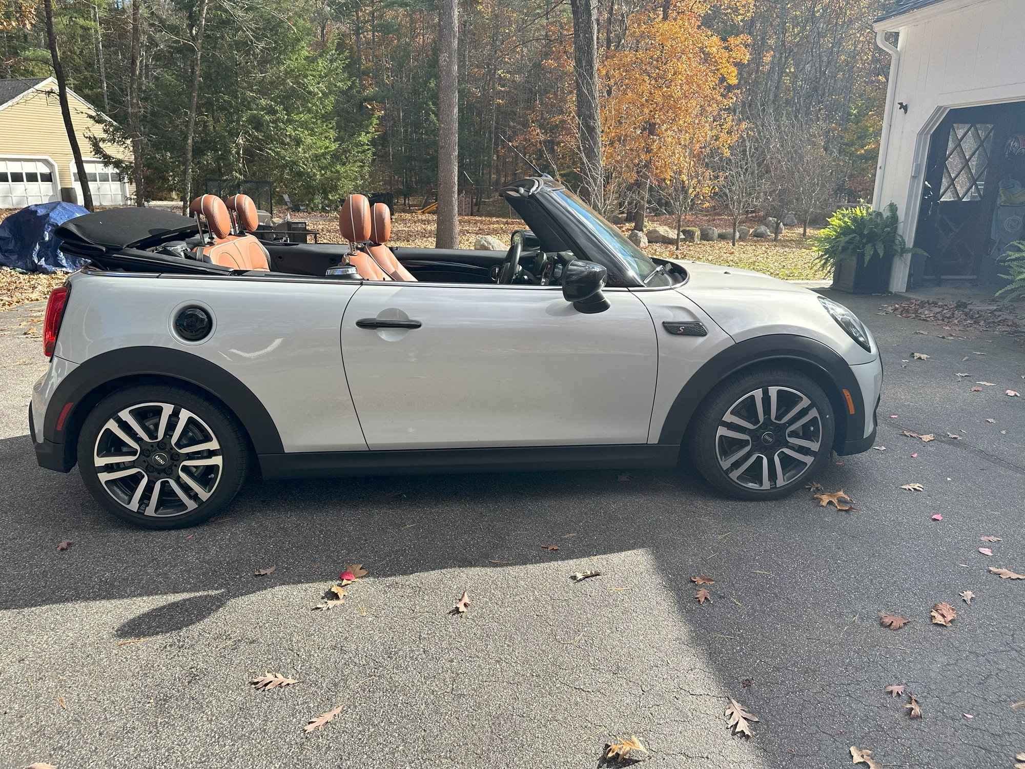 2022 Mini Convertible - 2022 Cooper S Convertible - Iconic Package - Used - VIN wmw43dl05n3n69828 - 8,200 Miles - 4 cyl - 2WD - Automatic - Convertible - Silver - Manchester, NH 03102, United States
