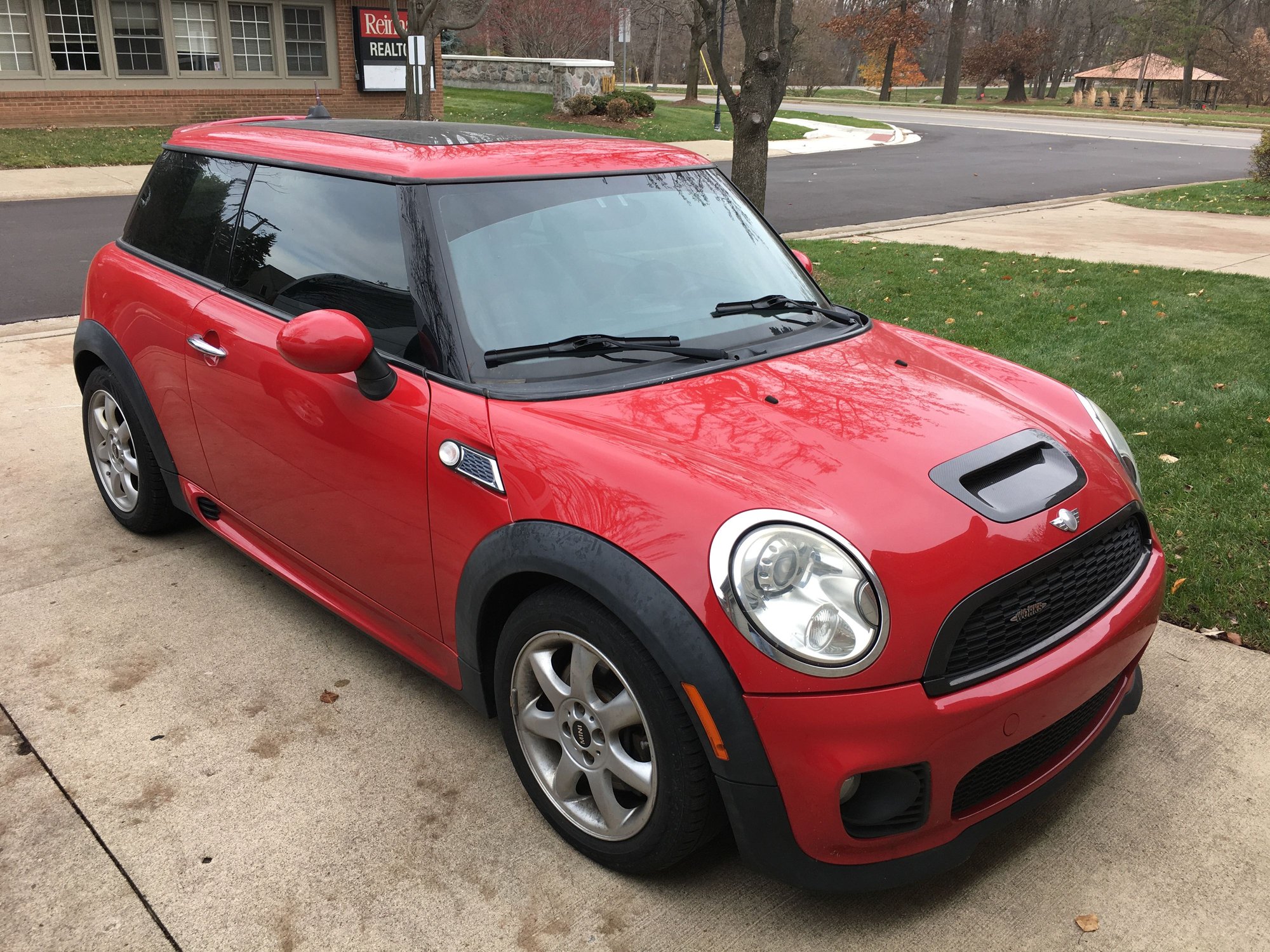 2008 Mini R56: "Mk II" Mini Hatch/Hardtop range - 2008 JCW in Chili Red - Used - VIN wmwmf73588tt89378 - 117,000 Miles - 4 cyl - 2WD - Manual - Coupe - Red - Pleasant Lake, MI 49272, United States