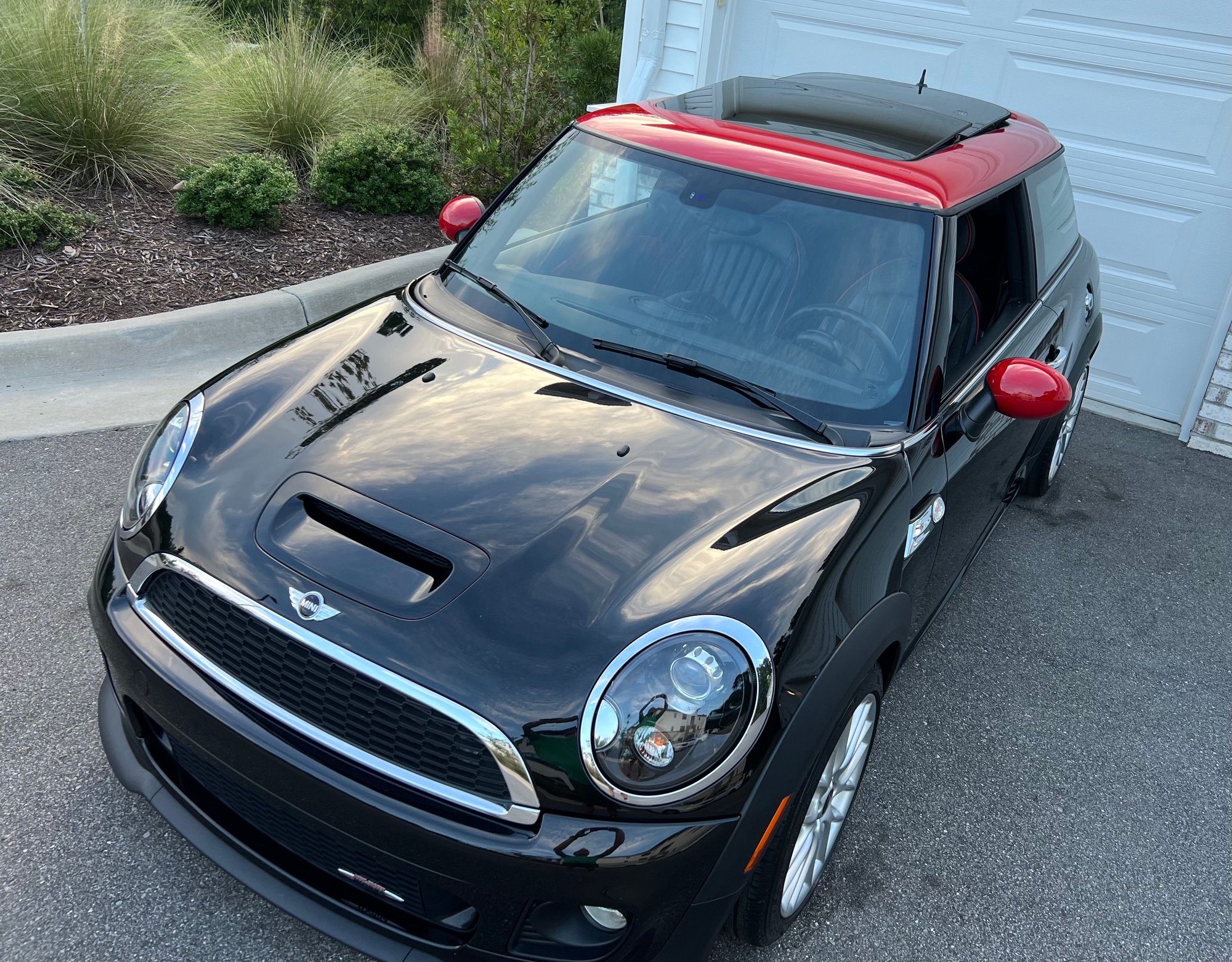 2013 Mini R56: "Mk II" Mini Hatch/Hardtop range - 2013 JCW Low Miles - Used - VIN WMWSU9C50DT384873 - 31,613 Miles - 4 cyl - 2WD - Manual - Hatchback - Black - Wilmington, NC 28411, United States