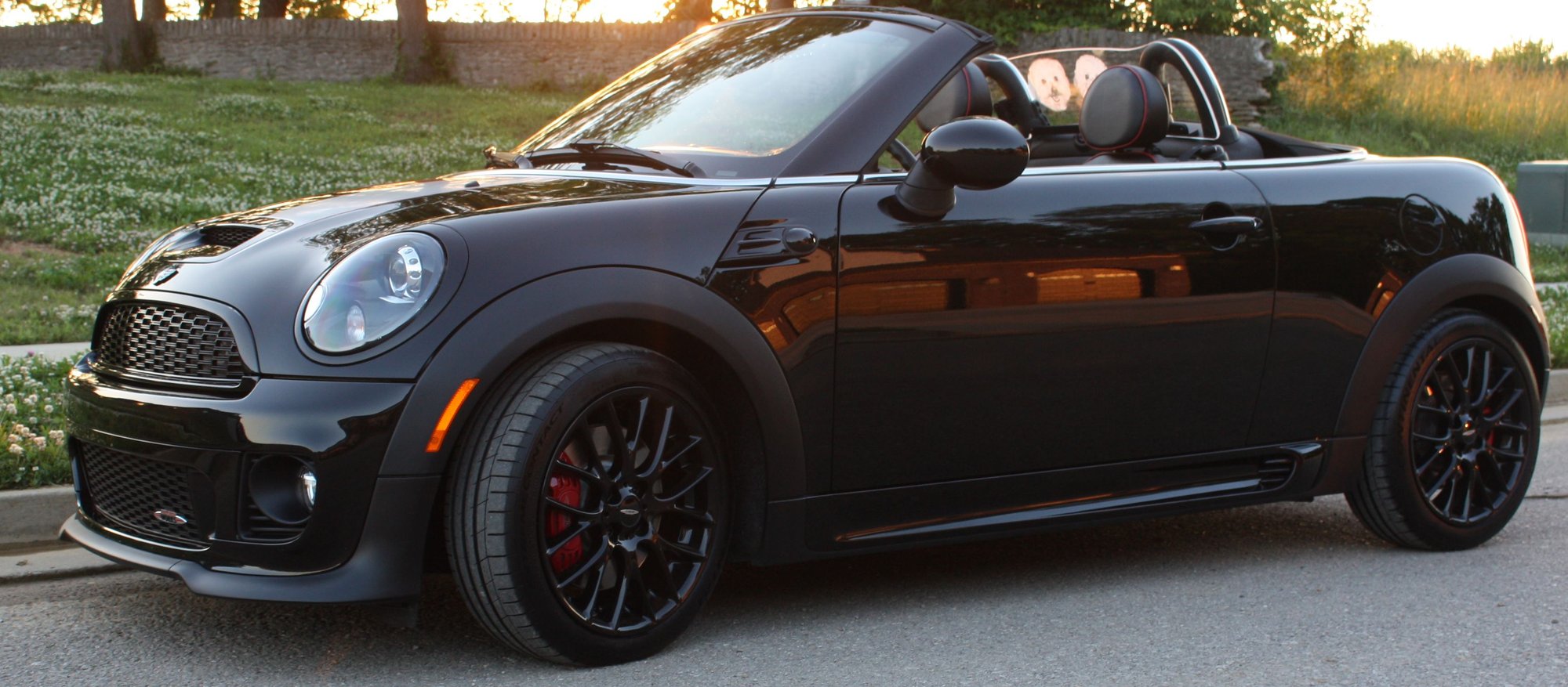 2015 Mini R59: Roadster - JCW Roadster, 2015, Low Milage, Excellent Condition, Fully Optioned, Rare Find - Used - VIN wmwsyc53ft432745 - 16,000 Miles - 4 cyl - 2WD - Manual - Convertible - Black - Lexington, KY 40509, United States