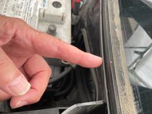 Slot for cowl cover lip