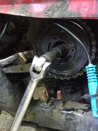 Vise chain to stop crank