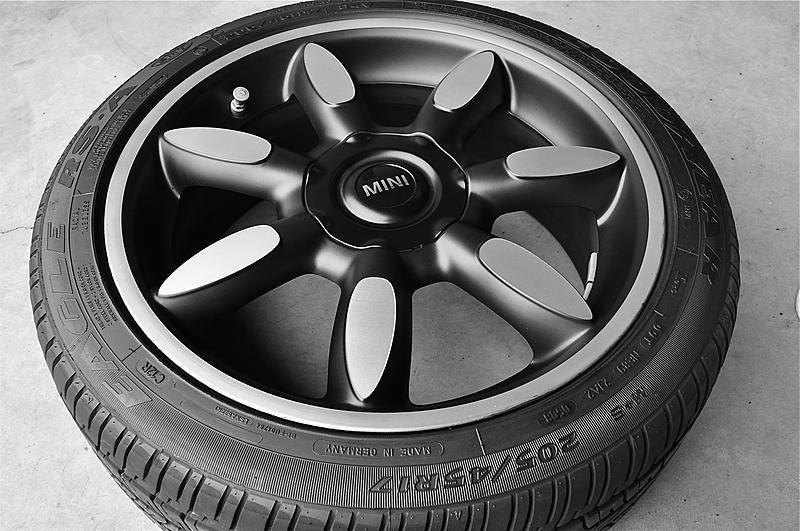 Wheels and Tires/Axles - 17 inch sidewalk edition wheels - Used - 2007 to 2008  All Models - Bellevue, WA 98004, United States