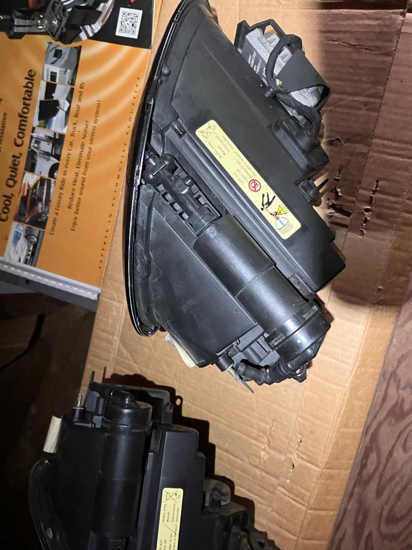 Lights - Oem mini xenon headlights excellent cond and set of depot hd lights - Used - -1 to 2026  All Models - Rochester, MA 02739, United States