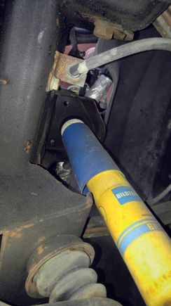 2005 GMC Sierra 1500 VHO 6.0L, I think this is the left rear shock absorber