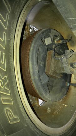 2005 GMC Sierra 1500 VHO 6.0L, I think this is the right rear drum