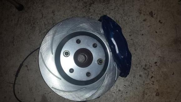 1G CTS-V Brembo calipers around a 14" Rotor