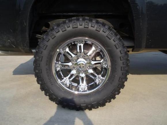 33" x 13.5" Mickey Thompsons