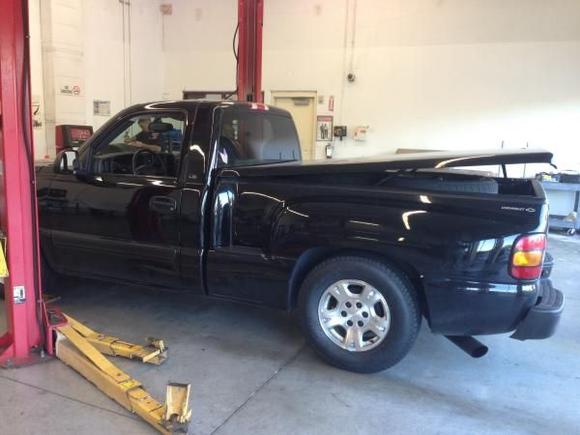Got some avalanche 17's free of charge off my godfather, passed by the tire shop and threw on some bfgoodrich rubber!