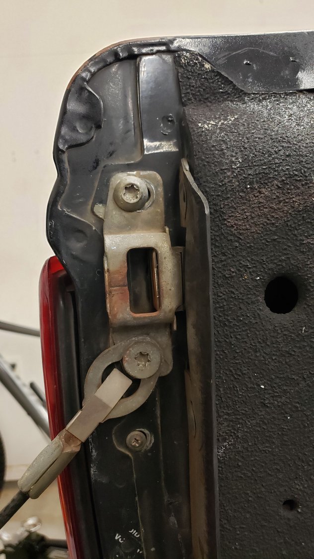 Tailgate bed liner torx screw size AND tailgate rattle RangerForums