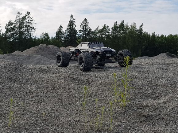 Xray XT8e 2019 Proline Desert Militia