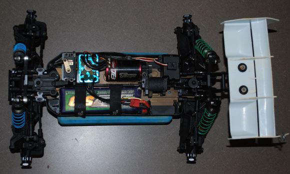 Tekno EB48, HobbyWing SCT-Pro ESC, Tekin T8 1900kv motor, Hitec HS-7955TG server