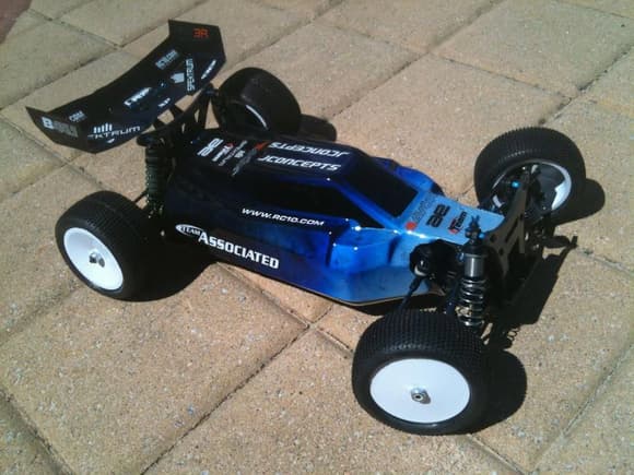 B44.1 with Jconcepts Illusion Shell