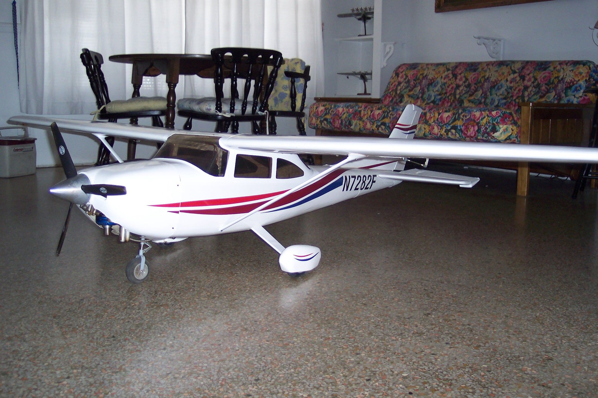 hangar 9 cessna 182