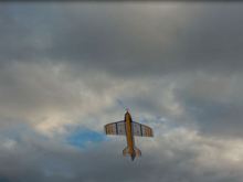 Hanging on GIANT caught in action with Q6.