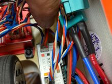 The red wire and black wire are on the outside
The connector you will notice my connectors turned around to get the correct direction of travel on the retracts