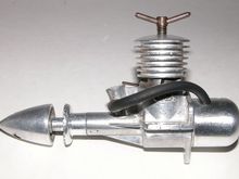 JB Atom 15cc diesel with beam mounts.