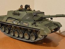 Leo 1 with Kenny Kong metal tracks.