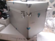 Here you can see the extra large hinges and corner protectors to protect you radio equipment.