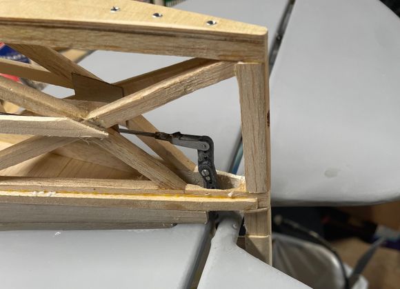 upside down view of elevator horn and linkage