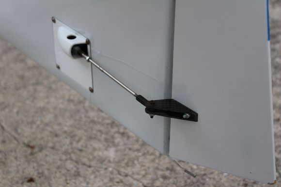 All surfaces have dual carbon control horns with sturdy 4-40 ball link clevises that are safetied.