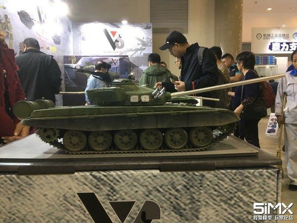 Painted wheels with lots of metal detail - VSTank