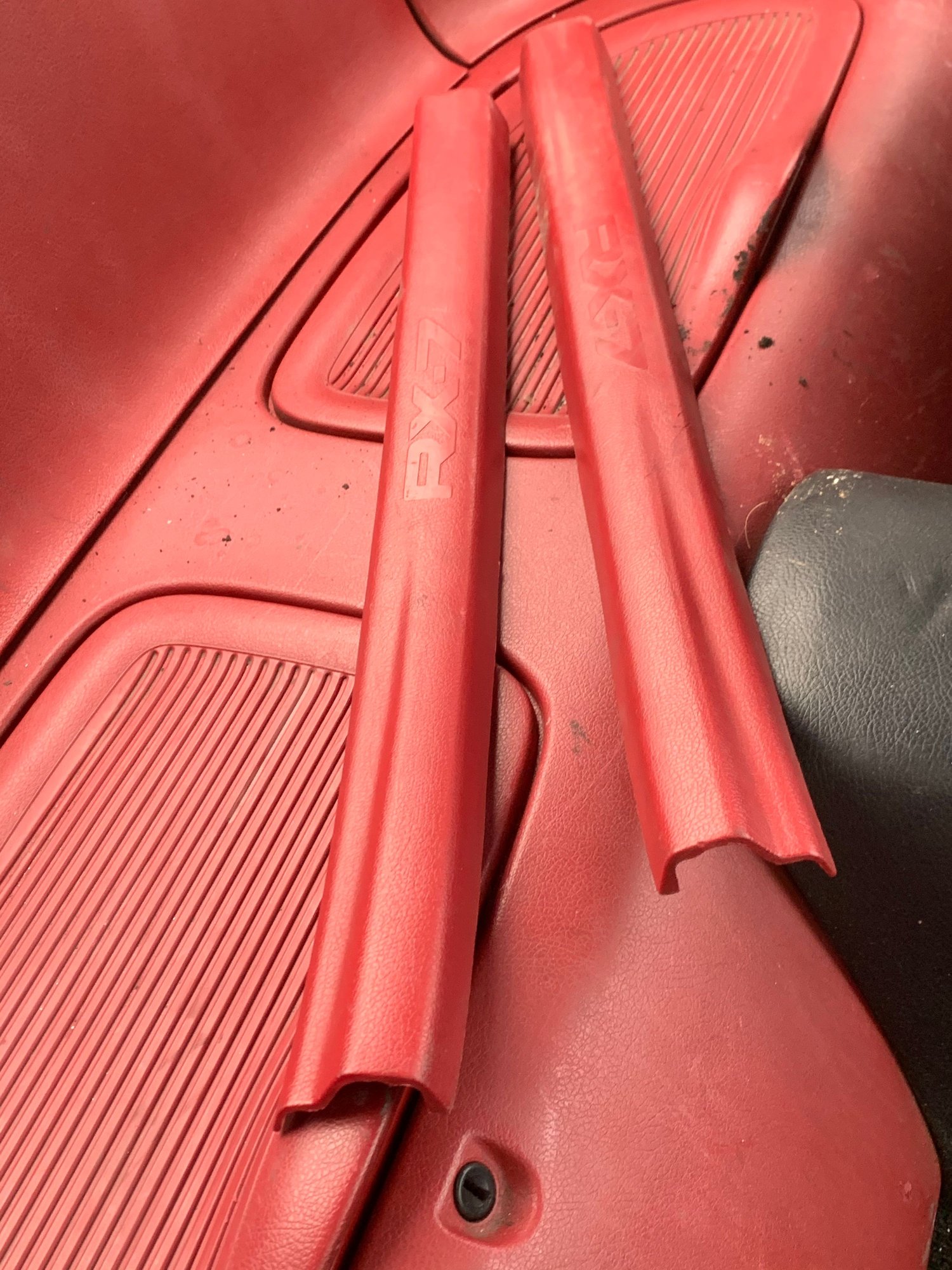 Interior/Upholstery - WTT or WTS Red interior pieces for black - Used - 1993 to 2002 Mazda RX-7 - La, CA 91406, United States