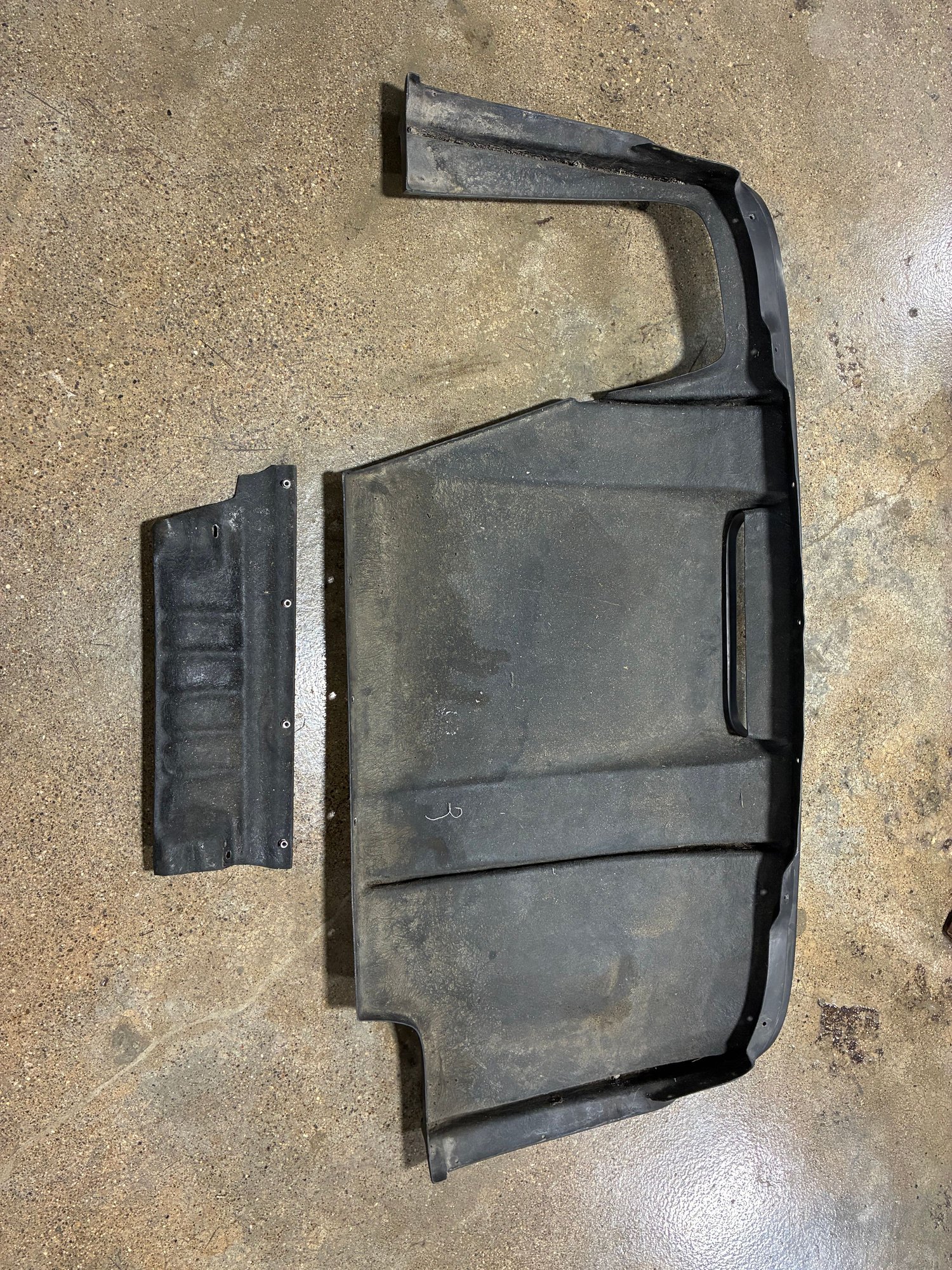 Exterior Body Parts - Rear diffuser, OEM spoiler, carbon fiber duct, lights, etc - Used - -1 to 2027  All Models - Lexington, KY 40508, United States