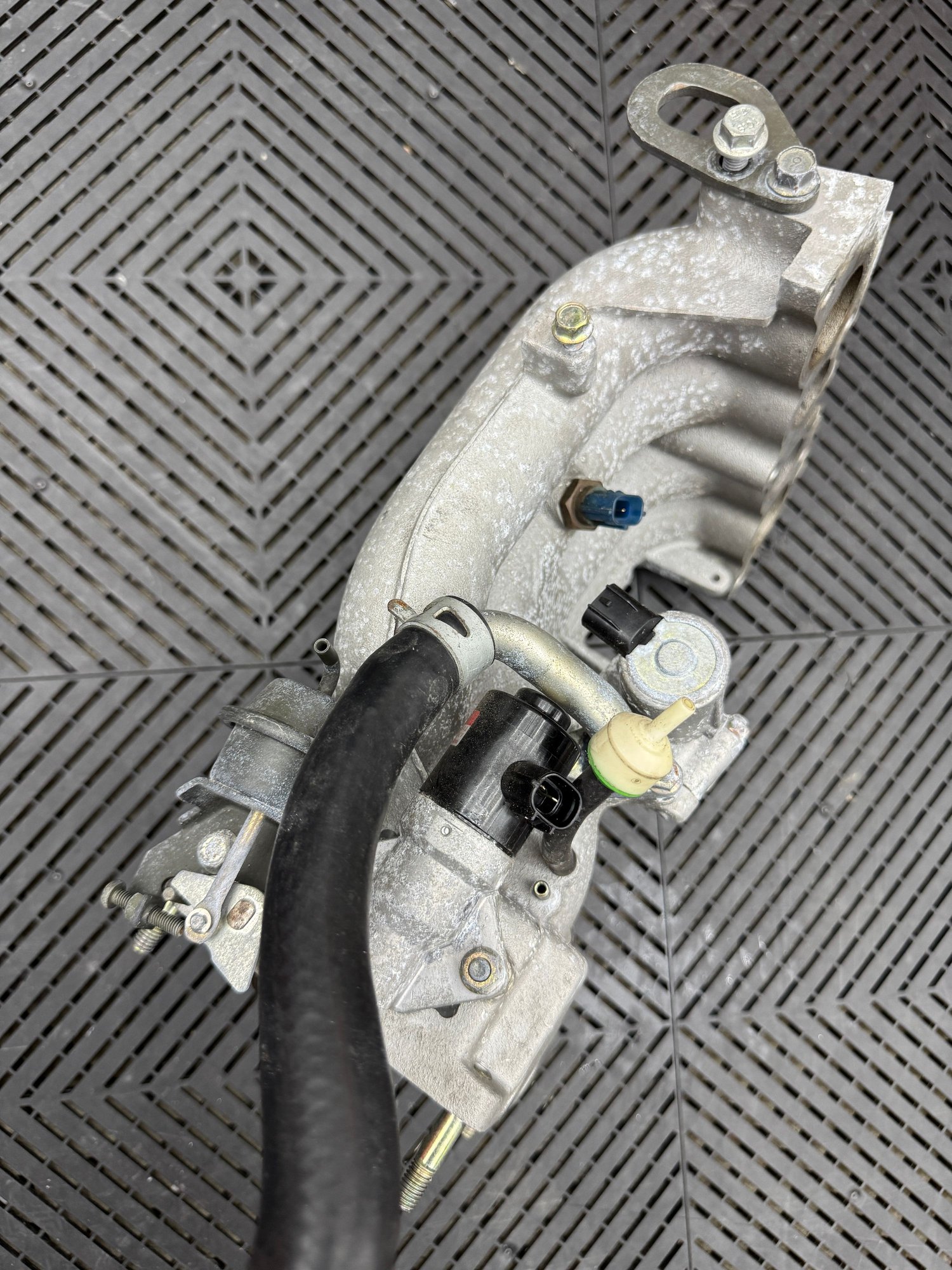 Engine - Intake/Fuel - Mazda RX7 FD3S Upper Intake Manifold - Used - 1992 to 2002 Mazda RX-7 - Birmingham, MI 48323, United States