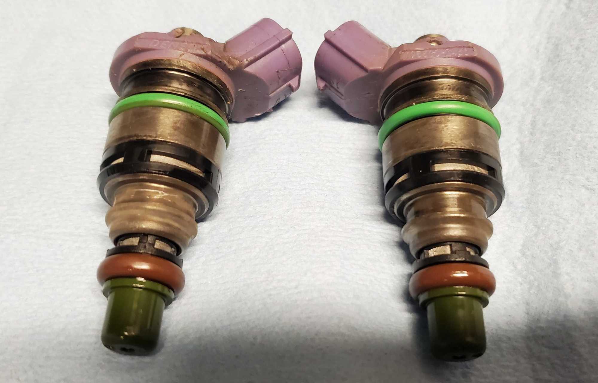 KG parts secondary fuel rail, OEM primary rail w/ 550cc injectors and Aeromotive FPR