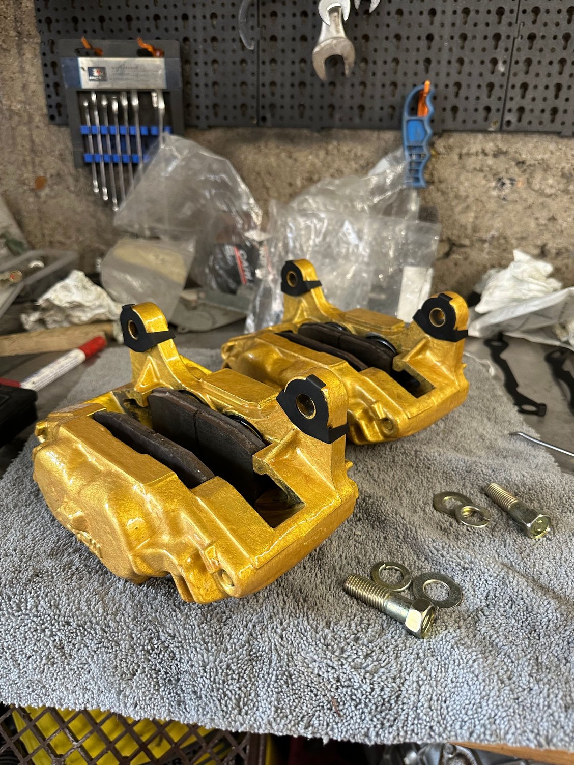Front brake are now done. I�ve fitted previous brake pads. I will order new/better one later